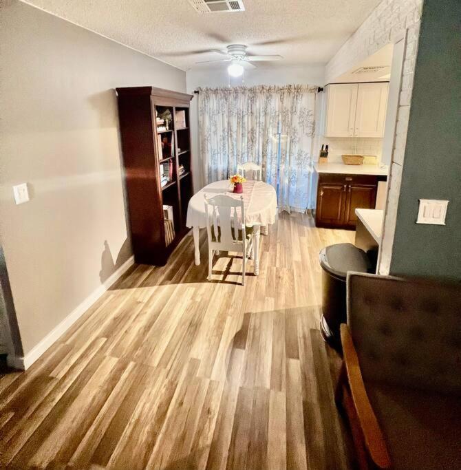 Pinebrook Home Close To Beach ラーゴ エクステリア 写真